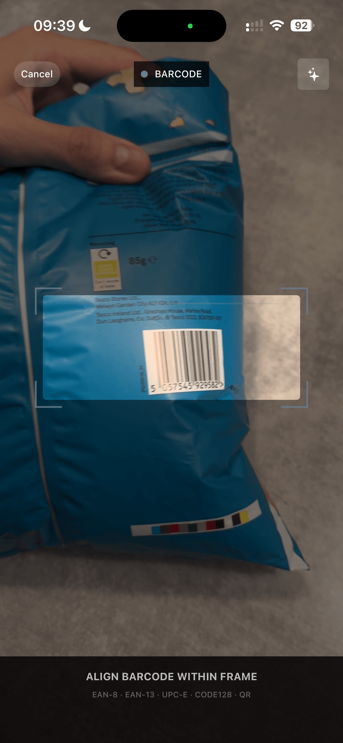 Barcode scanner aligned on product label